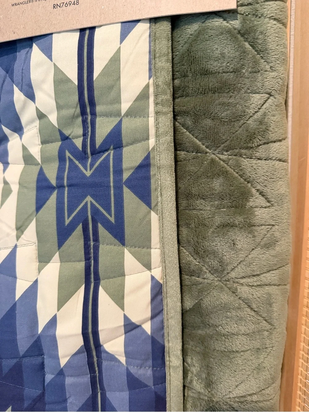 Wrangler Fleece lines Aztec Green and Blue Full/Queen 3-Piece Quilt Set